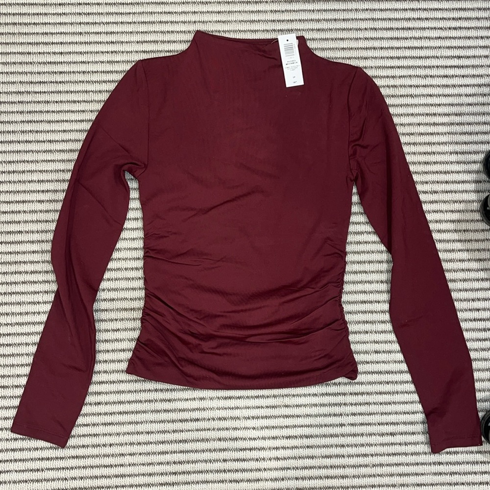 Aritizia contour ruched mock neck